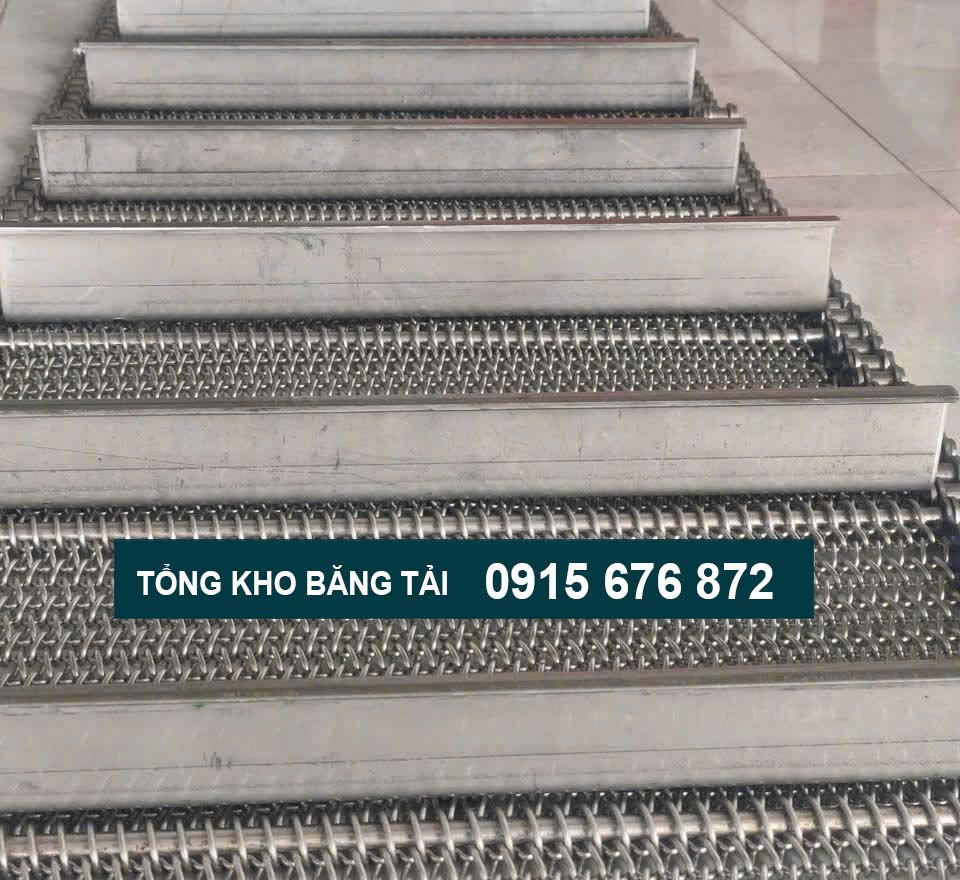 Băng tải lưới xích inox gắn gờ cao 100